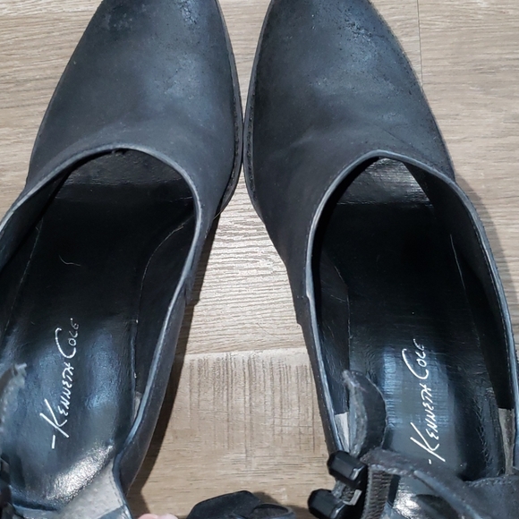 Kenneth Cole black distressed leather lugged heels - Picture 13 of 15